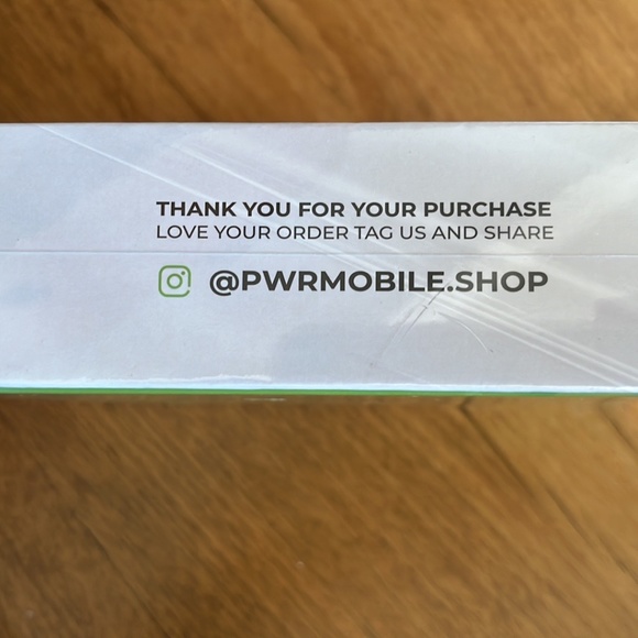 Pwr Travel Pro - 5 in 1 Portable Charger - Picture 2 of 4